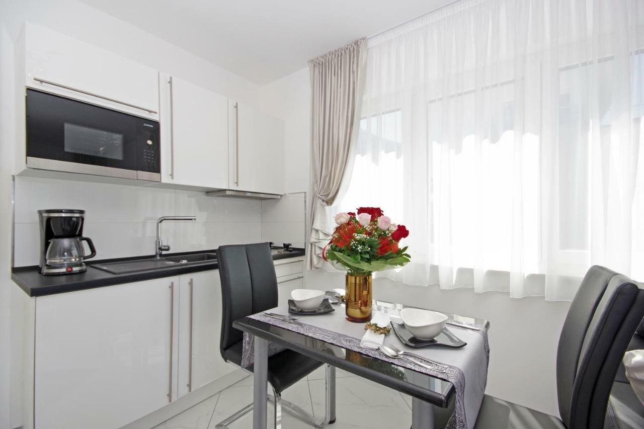 Villa Inis Makarska Esterno foto