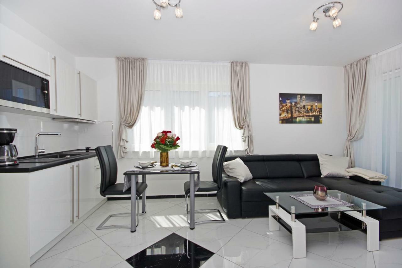 Villa Inis Makarska Esterno foto